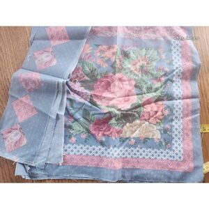 4 Foral pillow panels, quilt blocks